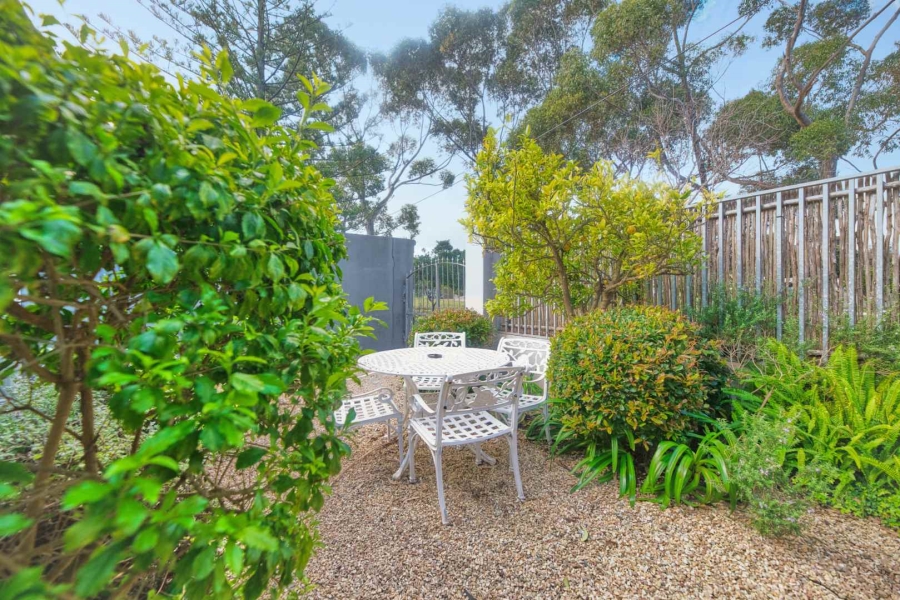 6 Bedroom Property for Sale in Northcliff Western Cape